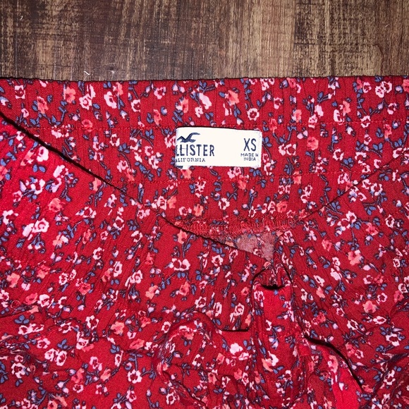 Red Floral Hollister Shorts - Picture 6 of 6
